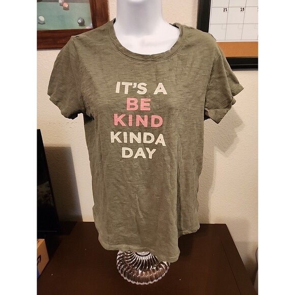 Old Navy Tops - Old Navy EveryWear Slub-Knit Tee M It’s A Be Kind Kinda Day Graphic T-Shirt M